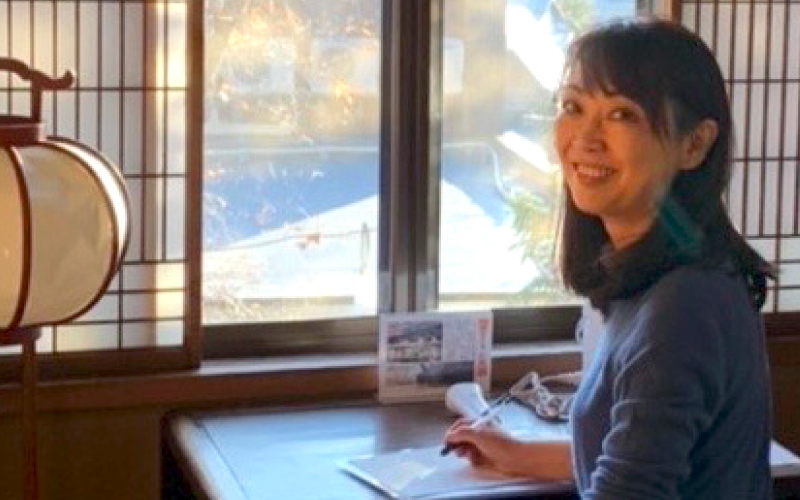 田辺由香里 仕事中